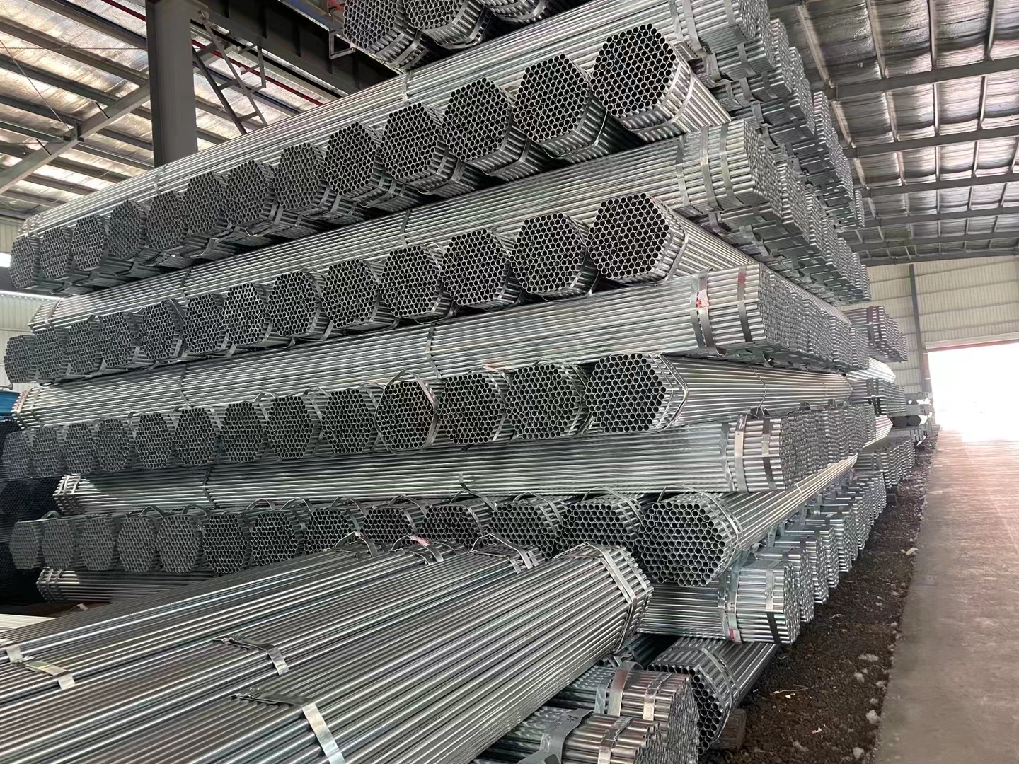 galvanized steel pipe construction pipe hollow type pipe for steel fence pile